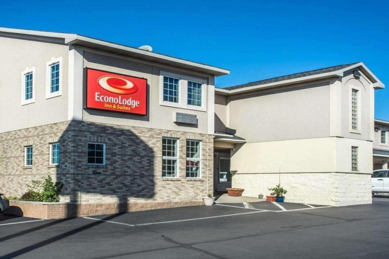 Econo Lodge & Suites Airport North Syracuse Exterior foto