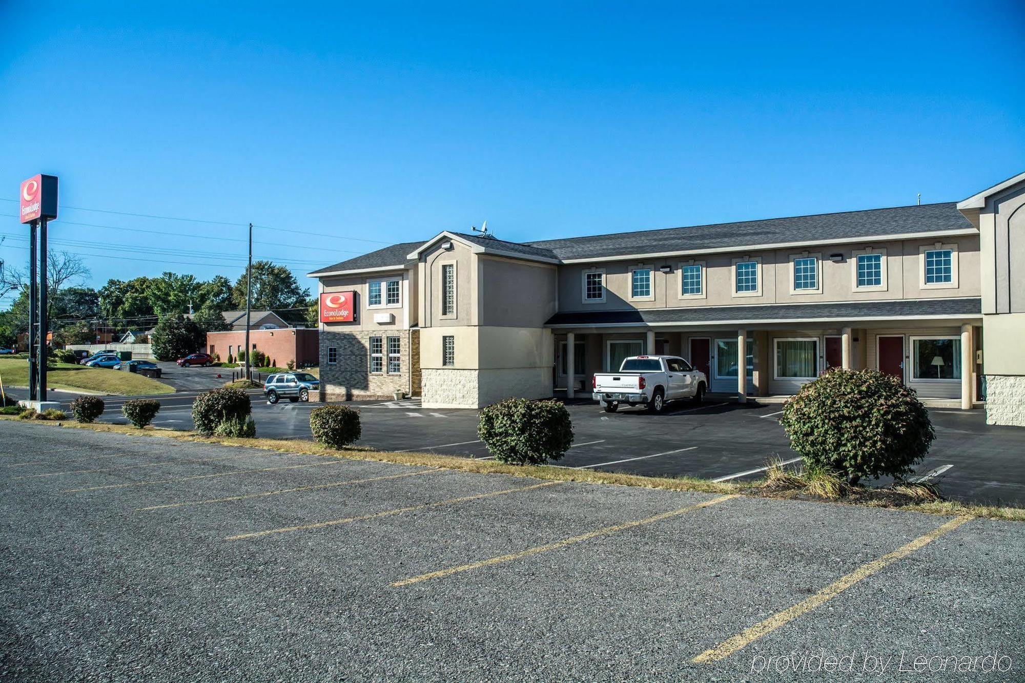 Econo Lodge & Suites Airport North Syracuse Exterior foto